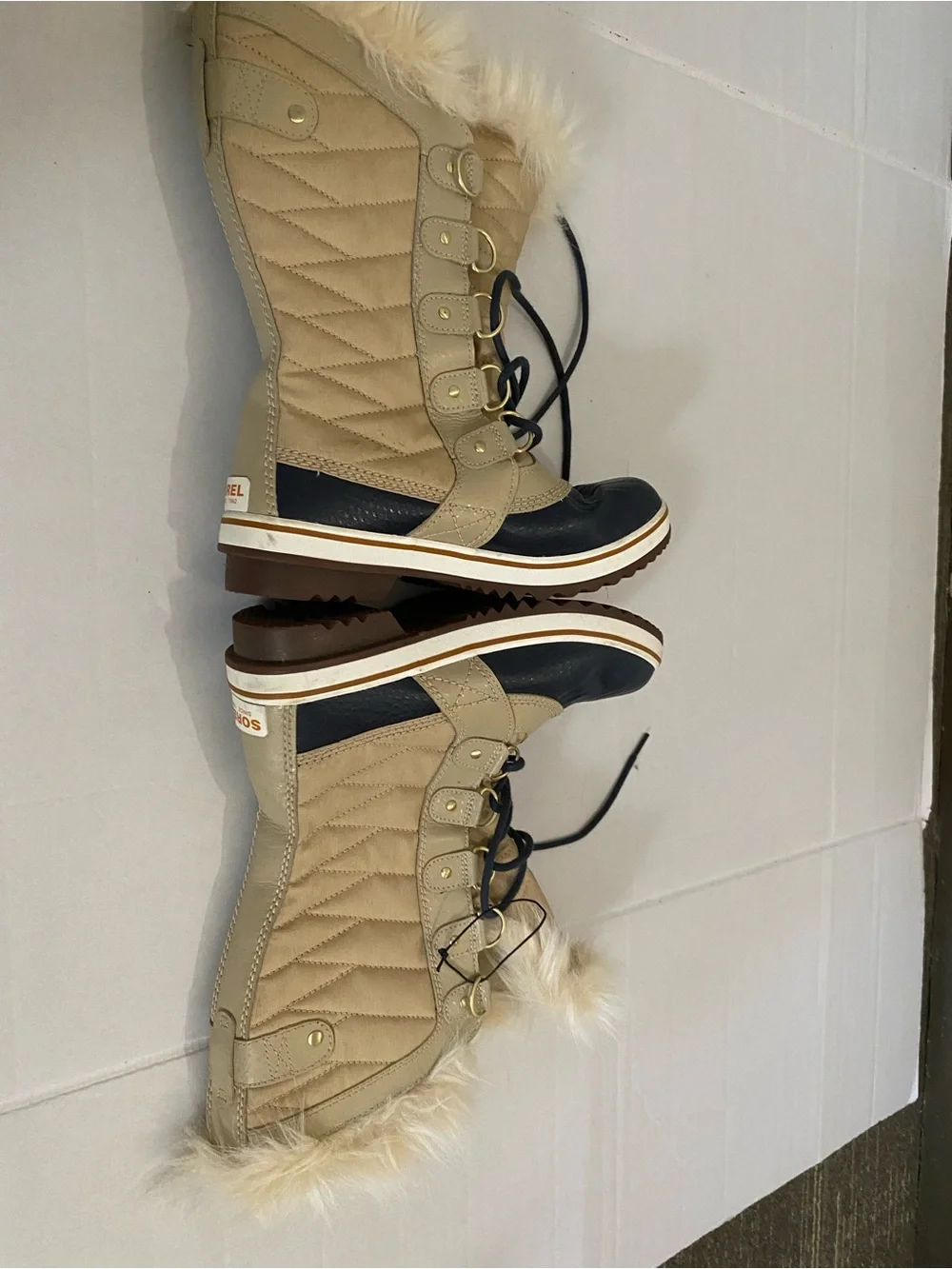 Sorel Women’s Faux-Fur Trim Beige & Black Winter Boots Size 8